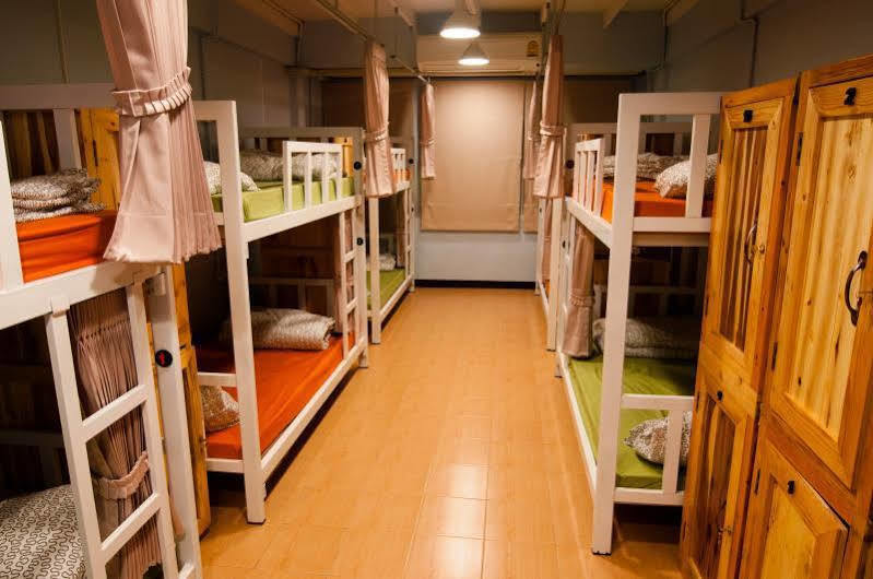 Eat-Ting Hostel Bang Sao Thong Exterior photo